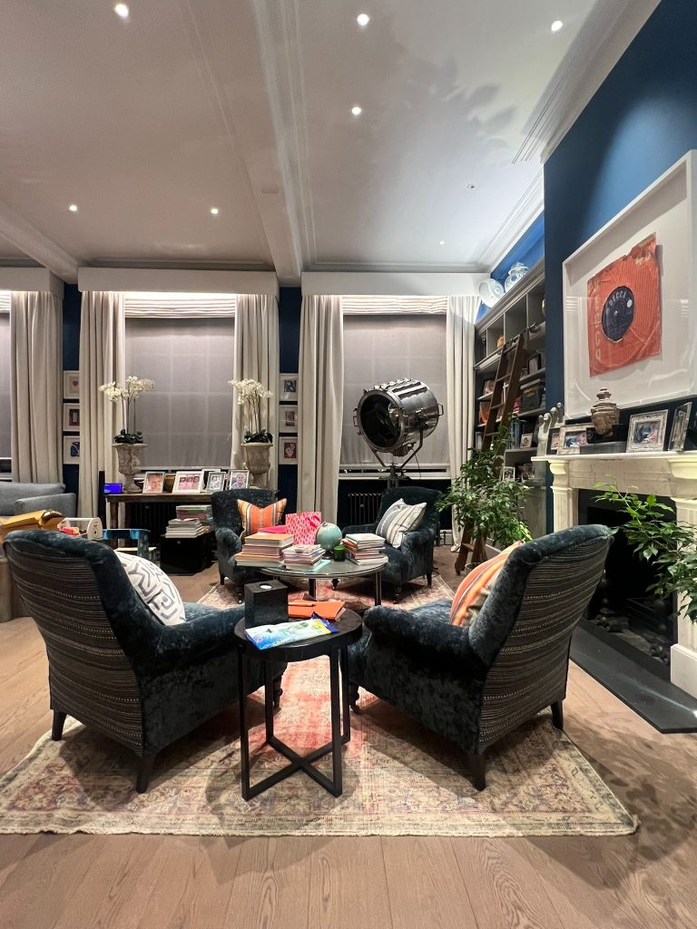 Seat spaces that spark conversations: banquette seating commercial insights
