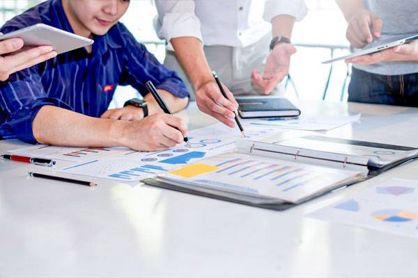 Choosing DC EV charger manufacturers and AC EV charger solutions