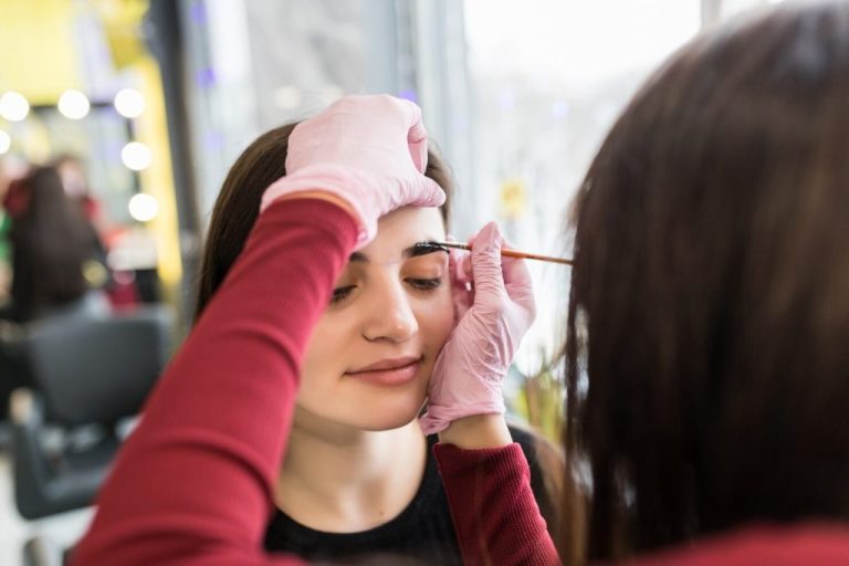 A candid guide to eyelash extensions you can trust