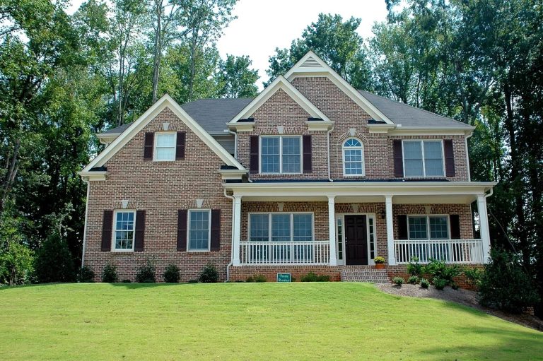 Hidden value clues: real estate appraisals in Houston examined