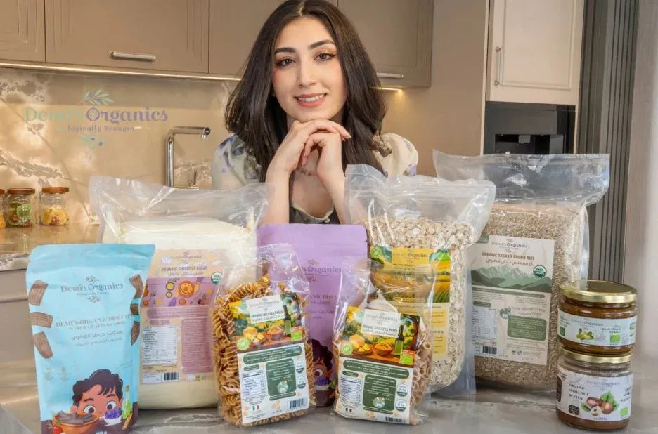 شاي أسود عضوي من Demis Organics: جودة موثوقة ونكهة طبيعية مهدئة