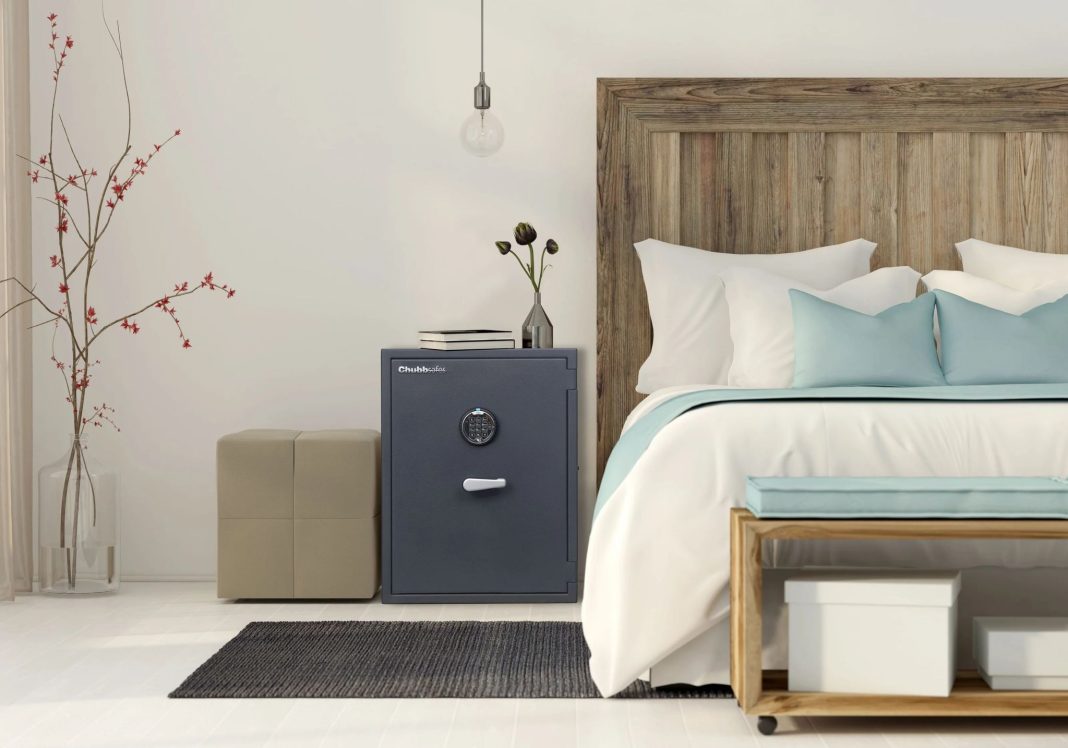 How Security Safes Help Protect Documents and Valuables for Home and Business Use